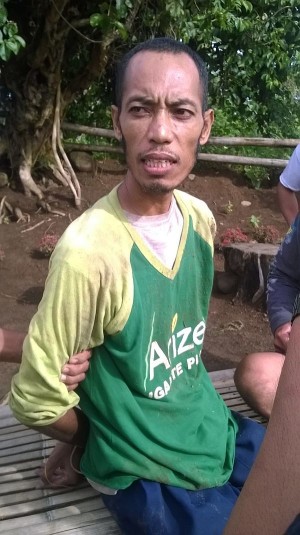 Hunger and sheer exhaustion prompted suspected Abu Sayyaf member Abu Saad to ask for food and a change of clothing from a resident in Tanawan, Tubigon, Bohol. With Saad’s arrest, only two suspected terrorists remain at large. (CONTRIBUTED PHOTO)