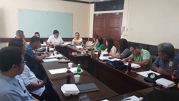 Vice Mayor Edgardo Labella (center) meets with members of the Police Coordinating and Advisory Council (PCAC) at City Hall. 