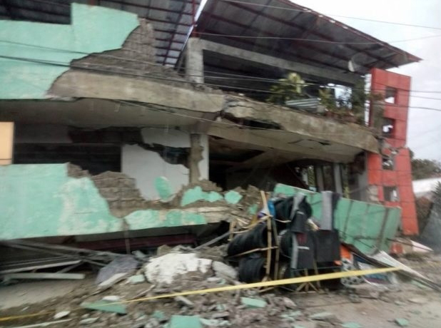 Strong aftershock rocks central Philippines