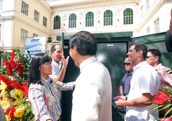 Cebu City Mayor Mike Rama (center) lead the inauguration of Visayan Electric Co. (VECO) underground lines together with executives president Jimmy Aboitiz, Sebastian Lacson SVP and COO and city councilors inspect the circuit box of the underground lines at Osmena Blvd. (CDN PHOTO/TONEE DESPOJO)
