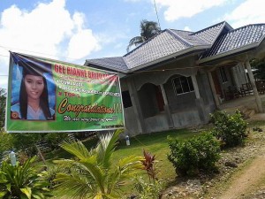 proud roots. Relatives of Gee Rianne Pitogo of the Cebu Normal Univerity who placed 5th in the recent LET for elementary honor her with a tarpaulin banner. (Grabbed from Facebook account of Gee Rianne Pitogo)