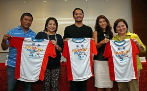 The 2015 SM2SM Run was officially launched yesterday at the Radisson Blu Hotel by (from left) Race Director  Joel Baring, Margette Villarica, Liloan Mayor Duke Frasco, Nia Aldeguer and SM Prime Holdings Inc. Vice-President Marissa Fernan.   (CDN PHOTO/LITO TECSON)