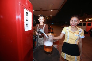 One highlight of the diner is the gas pump that fills up pitchers of beer. (CDN photo/Tonee Despojo)