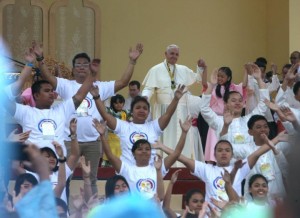 Over 40 youth leaders from Cebu had the “overwhelming experience” of seeing  Pope Francis at the University of Santo Tomas  grounds last Jan. 18.  (INQUIRER PHOTO/ KIMBERLY DELA CRUZ)
