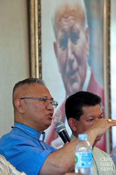  Cebu Archbishop Jose Palma  cautions other bishops against making “political statements” by  calling for President Aquino’s  resignation. CDN photo/ Junjie Mendoza