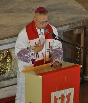 Archbishop Palma during the Sieta Palabras. (CDN PHOTO/CHRISTIAN MANINGO)