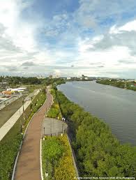 With more effort, can Cebu City clean it up for a green, pedestrian pathlike the Iloilo River Esplanade? Photo from Movement for a Livable Cebu.