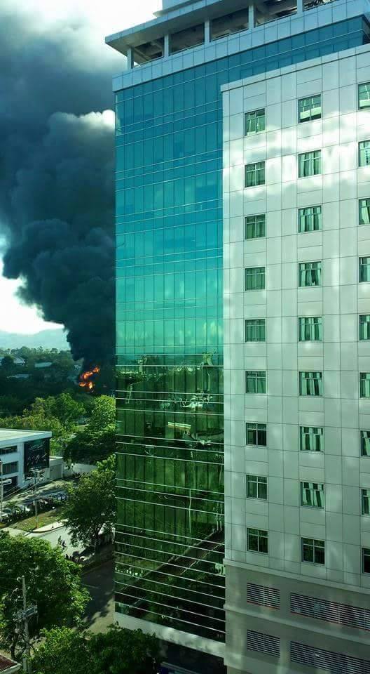 Fire as seen from one of the buildings in Cebu IT Park. (Contributed by Isyot Agiri)
