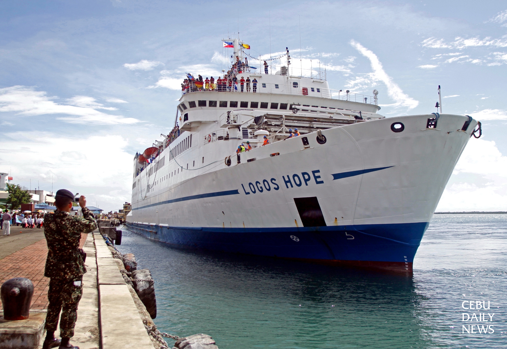 Twins Jeremiah and Krizia Ablaza hope to be accepted as volunteers in the MV Logos Hope, which docks in Cebu on May 5.