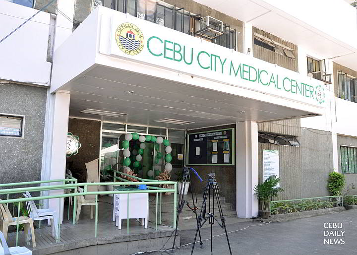 The reallocation of P300 million for the Cebu City Medical Center, seen here during the inauguration of its expanded wing, to fund the senior citizens cash aid prompted the City Council to create a trust fund to ensure that appropriations won’t be diverted.  (CDN FILE PHOTO)