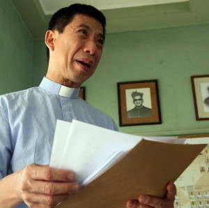 Archdiocese spokesman Msgr. Joseph Tan. (CDN FILE PHOTO)
