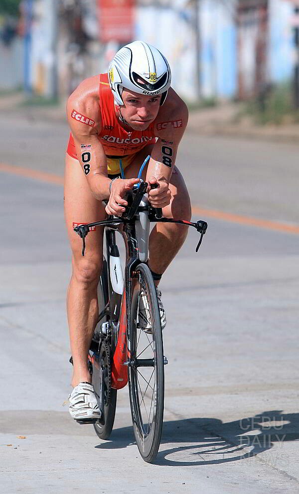 Australian Tim Reed is this year's Cobra Ironman 70.3 Philippines. (CDN PHOTO/ TONEE DESPOJO)