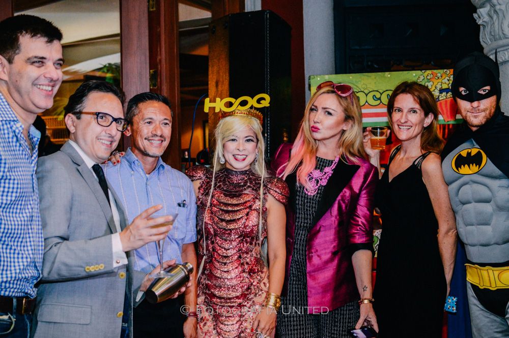 DENNIS Valdes and Tessa Prieto-Valdes (third and fourth from left, respectively) party with HOOQ Head of Customer Experience Chris Lipman, CEO Peter Bithos, Kimberly  Horan, Nicole Bithos, and Globe Head of Consumer Division Dan Horan