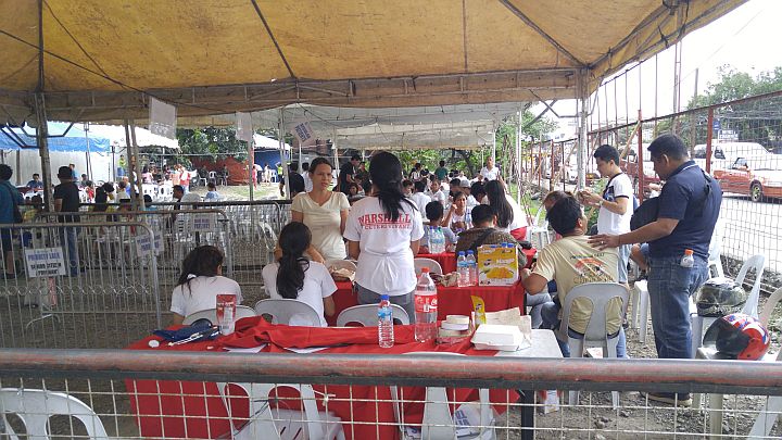 Cebuanos avail of free medical services in Cebu Parklane International Hotel’s annual medical mission dubbed “Parklane gives back.”   CDN PHOTO/UP CEBU INTERN JULI ANN SIBI