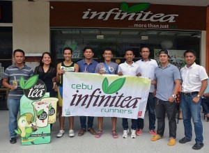 Members of the Infinitea Runners Club gather at the Infinitea City Times Square branch after the press conference for their fun run. (CDN/CHRISTIAN MANINGO)