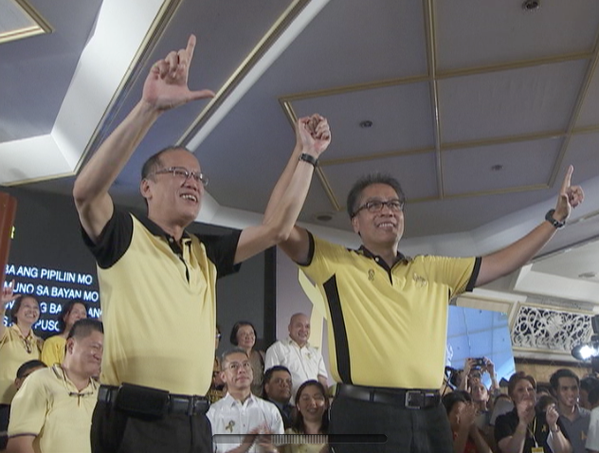 President Benigno Aquino III officially endorses Interior Sec. Mar Roxas as Liberal Party’s standard-bearer. PHOTO FROM PH GAZETTE’S TWITTER ACCOUNT