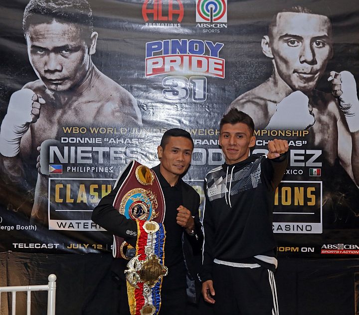 PINOY PRIDE 31 FINAL PRESSCON/JULY 09,2015:Donnie "AHAS" Nietes of the ALA gym pose with his challenger from Mexico Francisco "Chihuas" Rodriguez for the WBO World Jr Flyweight Championship of the Pinoy Pride 31 at Waterfront hotel.(CDN PHOTO/LITO TECSON)
