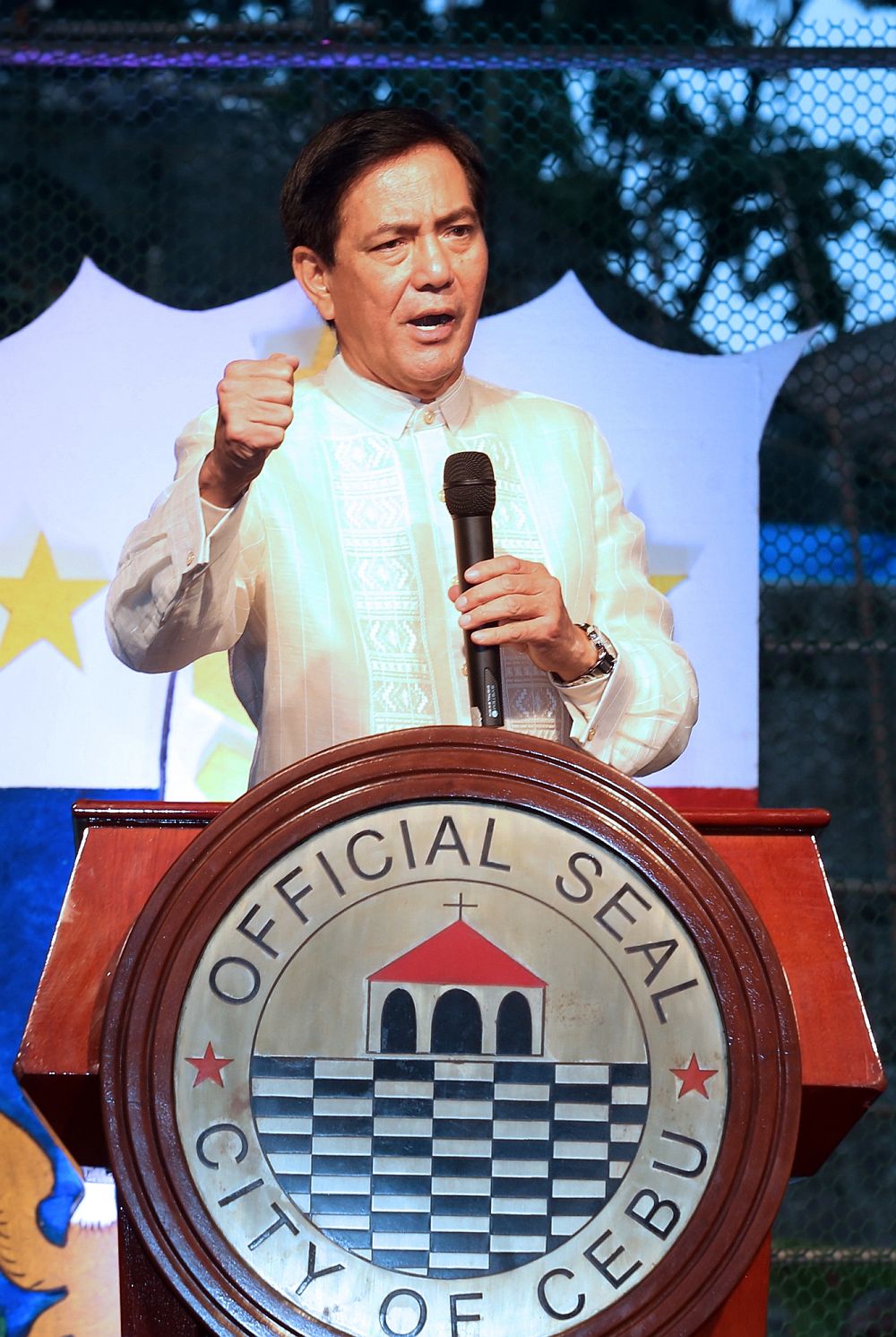 MAYOR RAMA'S SOCA/JULY 4, 2015: Cebu City mayor Michael Rama deliver his State of the City Address (SOCA) infront of the Port San Pedro (background) at Plaza Independencia.(CDN/JUNJIE MENDOZA)