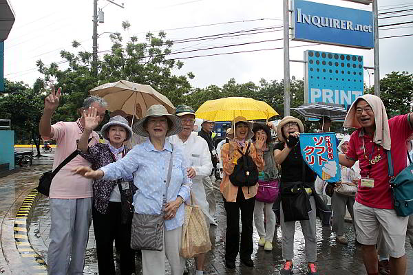 Some volunteers visited  Cebu Daily News before going back to Japan. (CDN PHOTO/JUNJIE MENDOZA)