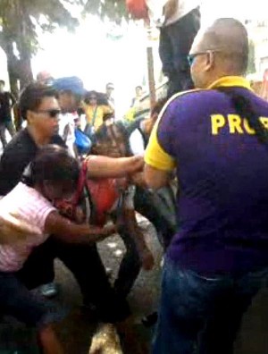  Screenshot of a video submitted to Councilor Alvin Dizon’s office, showing the confrontation of two women  vendors and  PROBE personnel. 
