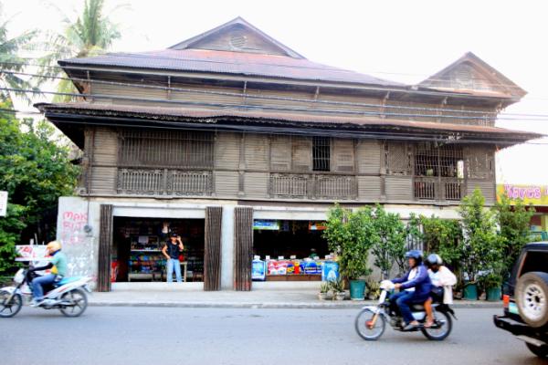 You can't easily find a turn-of-the-century house like this anymore in Cebu City. The house of Juanita Chiu on M.J. Cuenco is due for demolition to give way for road widening. Will the Cebu City Council's certification that the house is a "historical landmark" protect it? (CDN PHOTO/ TONEE DESPOJO)
