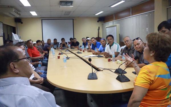 Lapu-Lapu City Mayor Paz Radaza meets with new allies, who are former supporters of businessman Efrain Pelaez, at her office. (CDN PHOTO/ NORMAN MENDOZA)