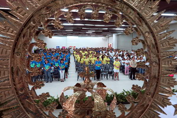 The Cebu media industry attends the Holy Mass after the parade. (CDN PHOTO)
