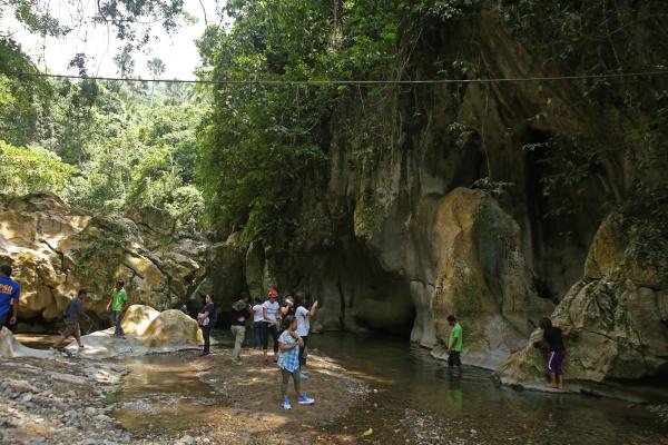 A new tour package features the caves, waterfalls and gardens of upland Cebu City. (CDN PHOTO/ LITO TECSON)