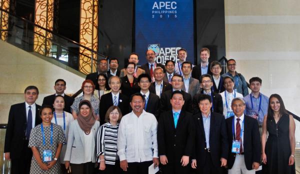 Trade and Industry Assistant Secretary Ceferino S. Rodolfo (4th from left, front row), APEC senior official for trade, is one of the participants in the Senior Officials Meeting (SOM) Dialog on Regional Trade Agreements and Free Trade Agreements at the Radisson Blue Hotel Cebu. (APEC2015.PH)