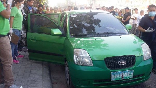 The green Kia Picanto with plate number  YDL-514 was parked along Almendras St. Corner F. Cabahug in Mabolo since 7 p.m. last night. (CDN Photo Apple Mae Ta-as)