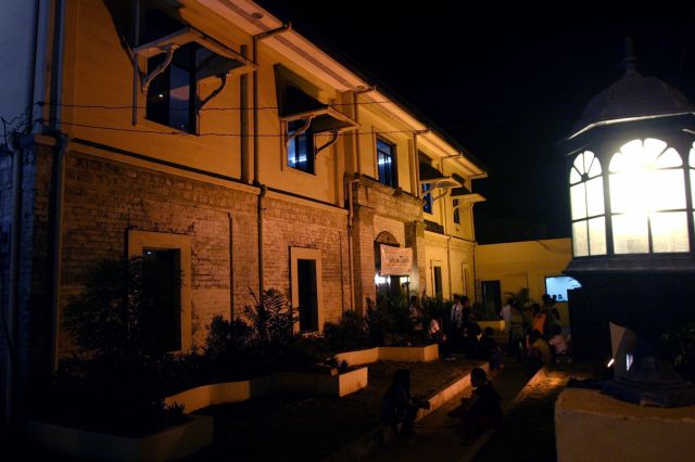 GABII SA KABILIN/MAY 29, 2009: Local and foreign tourist tour the Cebu Museums including Museo Sugbu the former Cebu Provincial Jail at M.J. Cuenco Ave.during the Gabii sa Kabilin.(CDN PHOTO/JUNJIE MENDOZA)