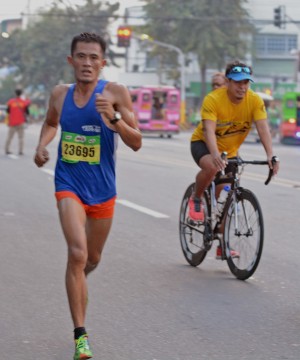 OFF TO NATIONALS. Cebu leg men's champ, Noel Tillor. CDN PHOTO/CHRISTIAN MANINGO