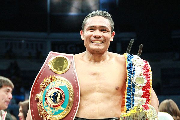 DONNIE NIETES. The longest reigning Filipino world boxing champion is getting more popular in the US.