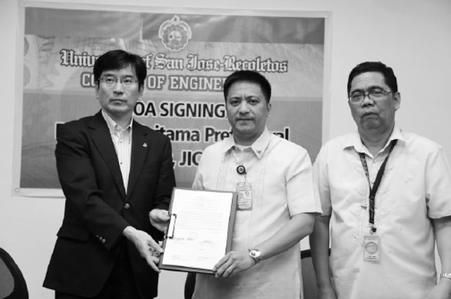 From left: Wada, Fr. Maspara and Dean Abellana during the MOA signing. (CONTRIBUTED PHOTO) 