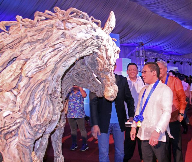 Furniture and accessories made in Mandaue City are among the products displayed during the Expo Mandaue held during the APEC leaders meeting in Manila.