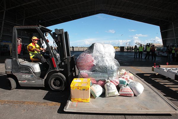 DHL ground crew participates in the 3-day Disaster Response Team training at the Mactan airport. (CDN PHOTO/TONEE DESPOJO)