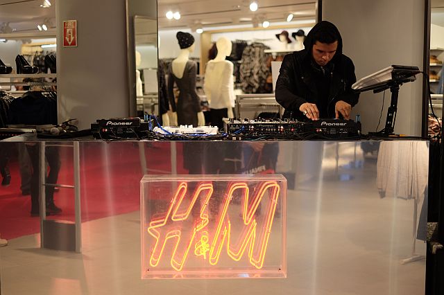 THE MUSIC was different on every floor at the H&M launch in Cebu. At the ground floor entrance, DJ Tom alternated with Divine Muego Maitland-Smith. Upstairs, no less than Philippine rock royalty Ely Buendia and his band Pupil surprised those who stayed on until 11 p.m. with a performance.