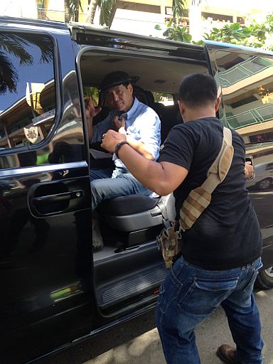 Suspended Mayor Michael Rama  boards a van after visiting the fire scene and  evacuation center. (CDN PHOTO/JULIT JAINAR)