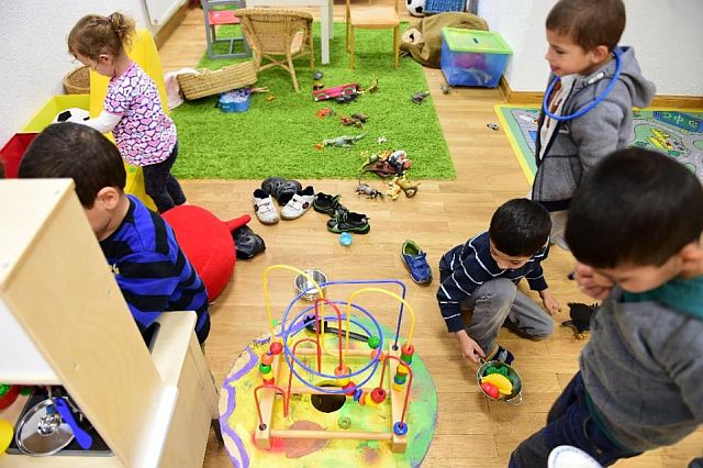 Children play at a day-care center in the Georg Kriedte Haus home for migrants in Berlin. (AFP PHOTO)