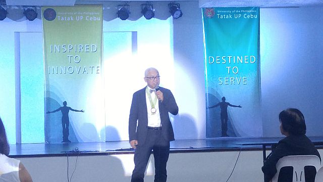 Dr. Rene Catan presented his technology "Logic 1.0 after he was awarded with a Tatak UP Cebu Award last December 4, 2015. (CONTRIBUTEDPHOTO/JULI ANN M. SIBI)