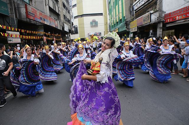 Students from Abellana National High School perform during the opening salvo of the Sinulog 2015 celebration earlier this January. (CDN PHOTO/LITO TECSON)