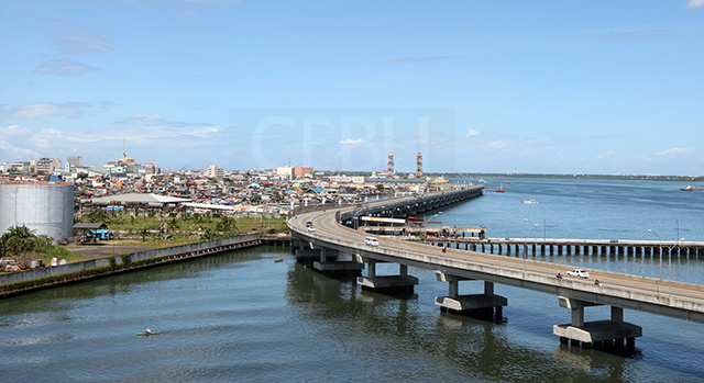 The viaduct, a passageway over water, connects Cebu City with the 300-hectare reclamation project called the South Road Properties. (CDN PHOTO/TONEE DESPOJO)