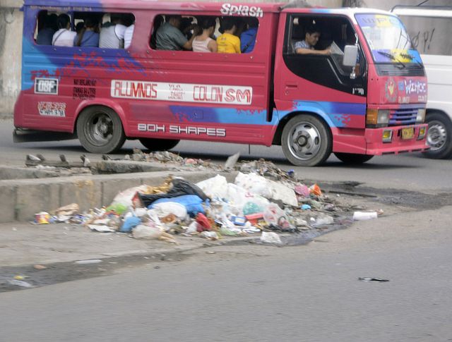SILOY IS WATCHING/DEC. 13, 2015 Garbage on the street in Barangay Tejero, Cebu City. (CDN PHOTO/CHRISTIAN MANINGO)