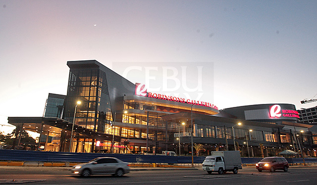 Robinsons Galleria Cebu at the Cebu North Reclamation Area boasts of an environment-friendly design and regional brands.