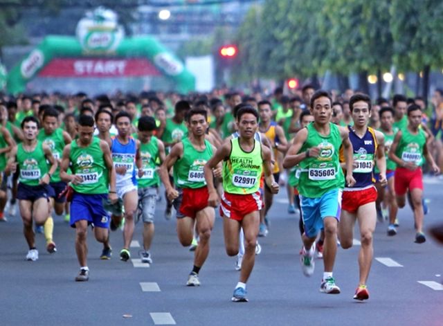 MOTHER OF ALL RUNS. Close to 24,000 runners participated in last August's Cebu leg of the Milo Marathon 2015. (CDN PHOTO/LITO TECSON)