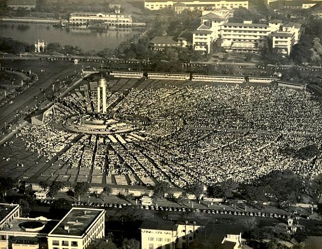 A photo of the 33rd International Eucharistic Congress held at the Luneta Park in 1937. (CBCPNEWS.COM)