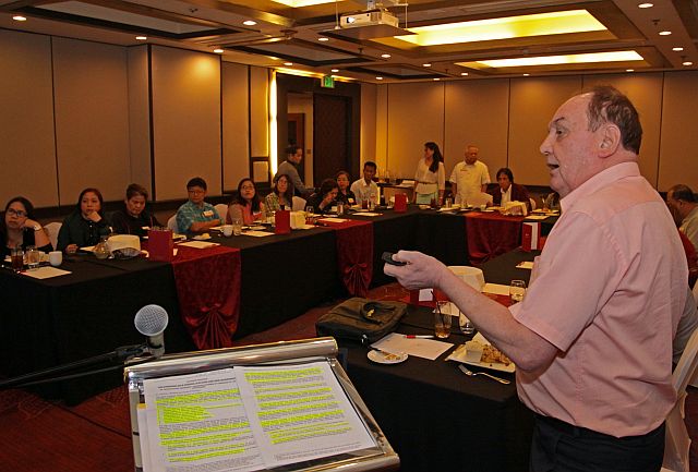 CANADIAN CHAMBERS MEETING/JAN.27,2016:Julian Payne National President Canadian Chamber of Commerce of the Philippines discuss their political system during their Canadian Chamber meeting at Marriott hotel.(CDN PHOTO/LITO TECSON)