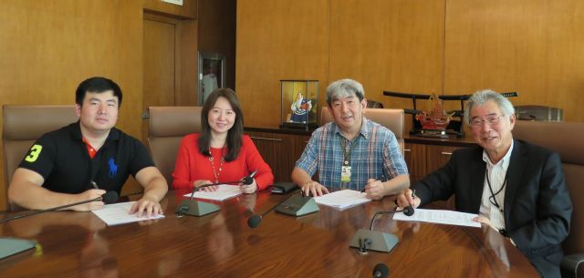 Cokaliong Shipping Lines, Inc. and Kunimori Engineering Works Co., Ltd. of Kobe City, Japan sign a contract for the purchase of M/V Eins Soya last January 14. She will arrive in Cebu in April 2016. From left are: Chase Y. Cokaliong, vice president for Fleet Operations and HRD Manager; Anna Lynne Y. Cokaliong, vice president for Marketing & Branches; Chester C. Cokaliong, founder, CEO and COO; and Yoshiki Ishihara, president of Kunimori Engineering Works Co., Ltd. (CONTRIBUTED PHOTO)