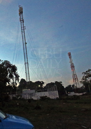 The cell sites of Globe and Sun Cellular continue to operate in sitio Lower Calvary in barangay Apas, Cebu City. (CDN FILE PHOTO)