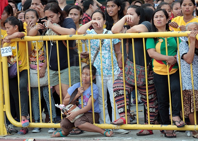 Tighter security will be in place for spectators of the Sinulog Grand Parade. (CDN PHOTO/JUNJIE MENDOZA)